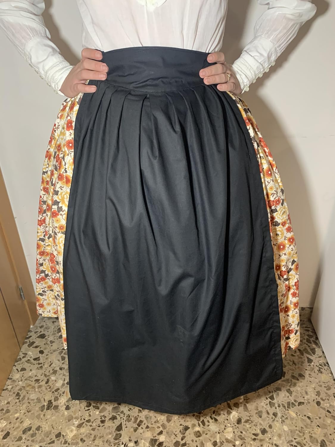 Delantal 🧵 Hecho a Mano Negro BORDADO PERSONALIZADO para Traje Regional Baturra Huertana, Campesina