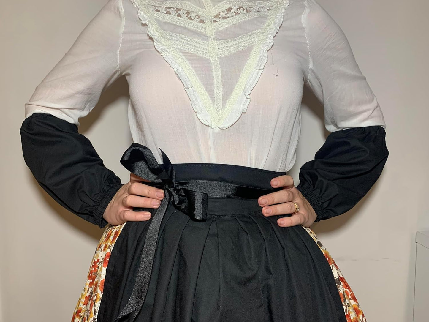 Delantal 🧵 Hecho a Mano Negro BORDADO PERSONALIZADO para Traje Regional Baturra Huertana, Campesina