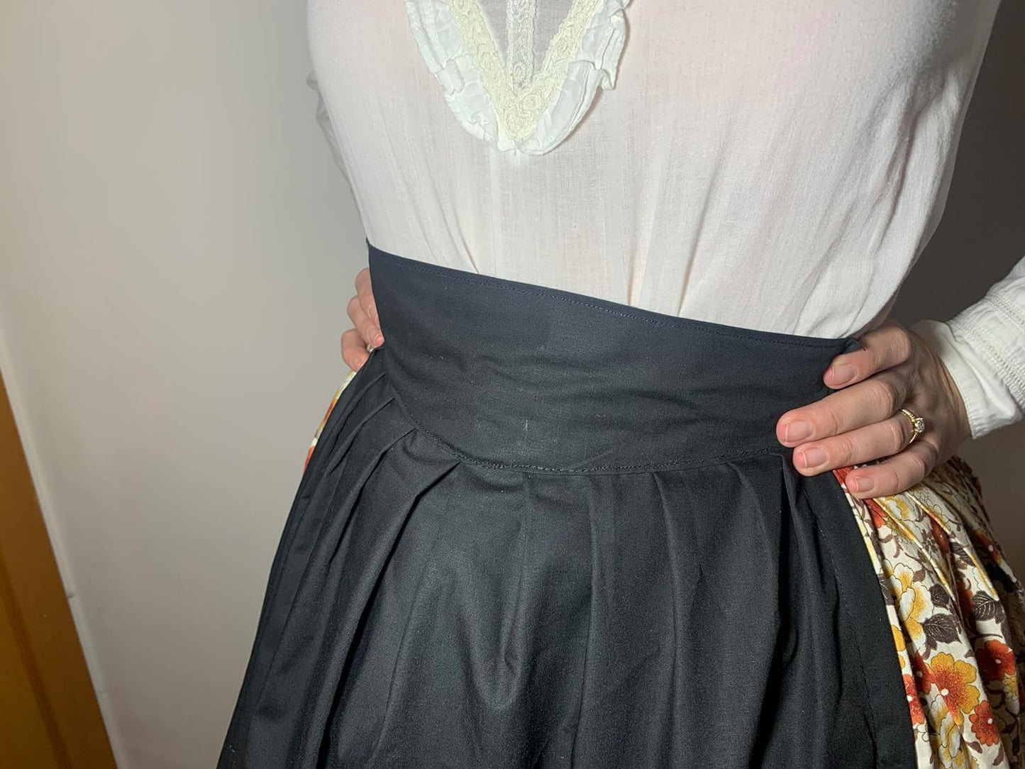 Delantal 🧵 Hecho a Mano Negro BORDADO PERSONALIZADO para Traje Regional Baturra Huertana, Campesina