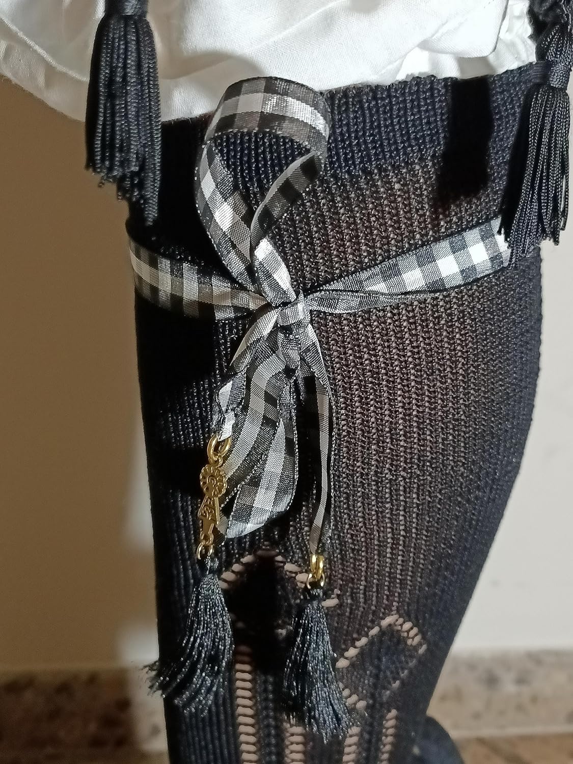 Atapiernas Lligacames ✅MODELO CACHIRULO NEGRO Y BLANCO con la Virgen del Pilar en ORO o PLATA