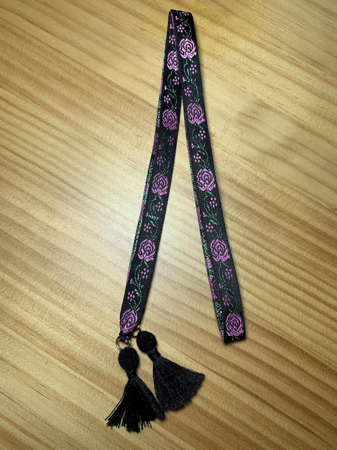 Atapiernas Lligacames 🔸Modelo FLOR ROSA con BORLAS NEGRAS
