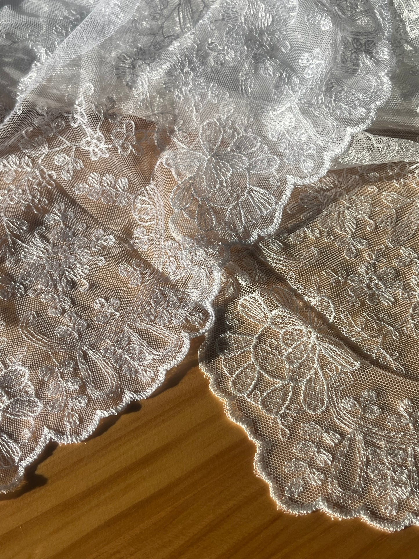 Mantilla de Media Luna para Actos Religiosos, FALLERA O HUERTANA - Damasco IMPORT