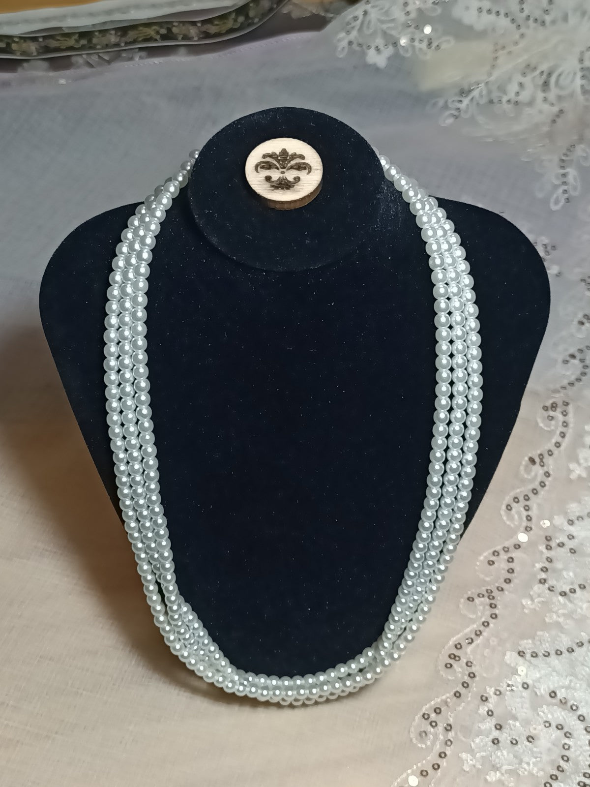 CONJUNTO Pulsera y Collar perlas 3 tiras CIERRE OT color plata.