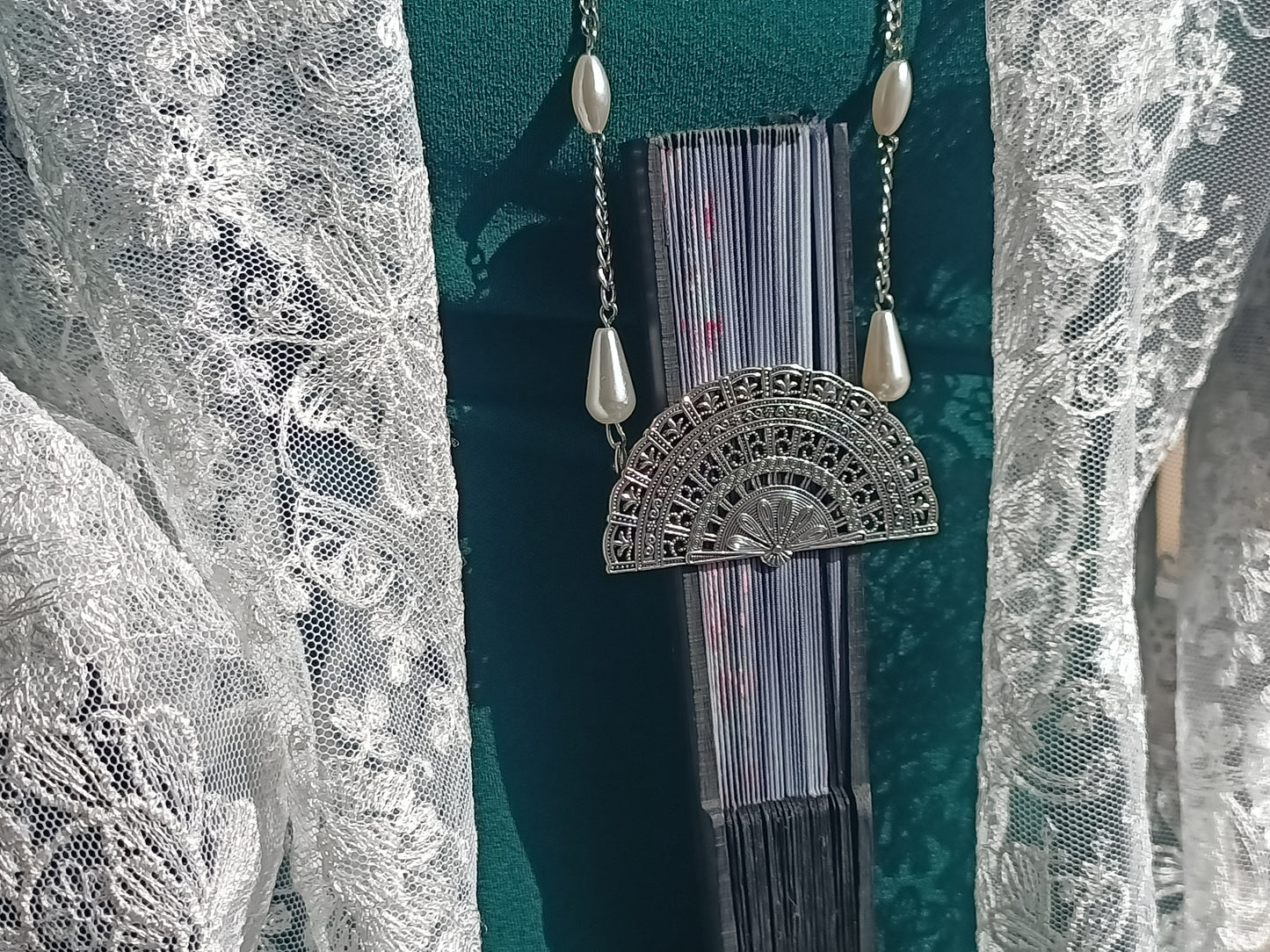 Porta Abanicos CASUAL Joya Colgante PERSONALIZABLE Uso díario o Traje Regional de Andaluza