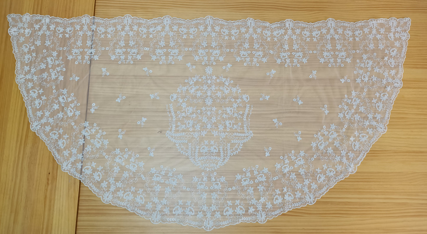 Mantilla A Clásica de Media Luna para Actos Religiosos, FALLERA O HUERTANA - Damasco IMPORT. Modelo A