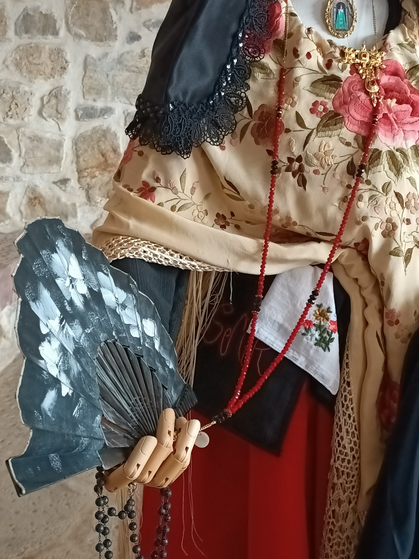 cuelga abanicos