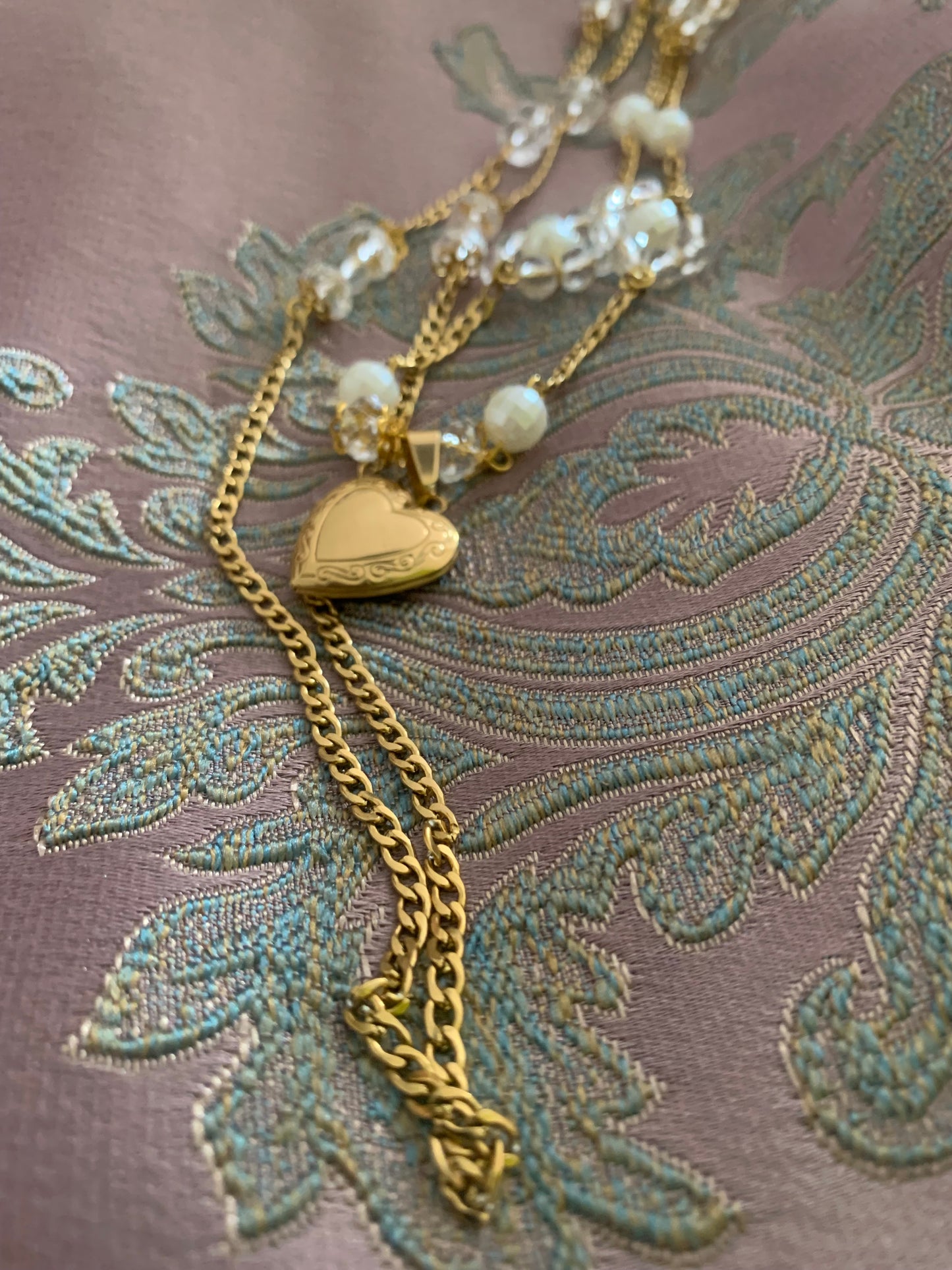 Relicario con Cadena Forma Corazón color Oro o Plata con PERLAS