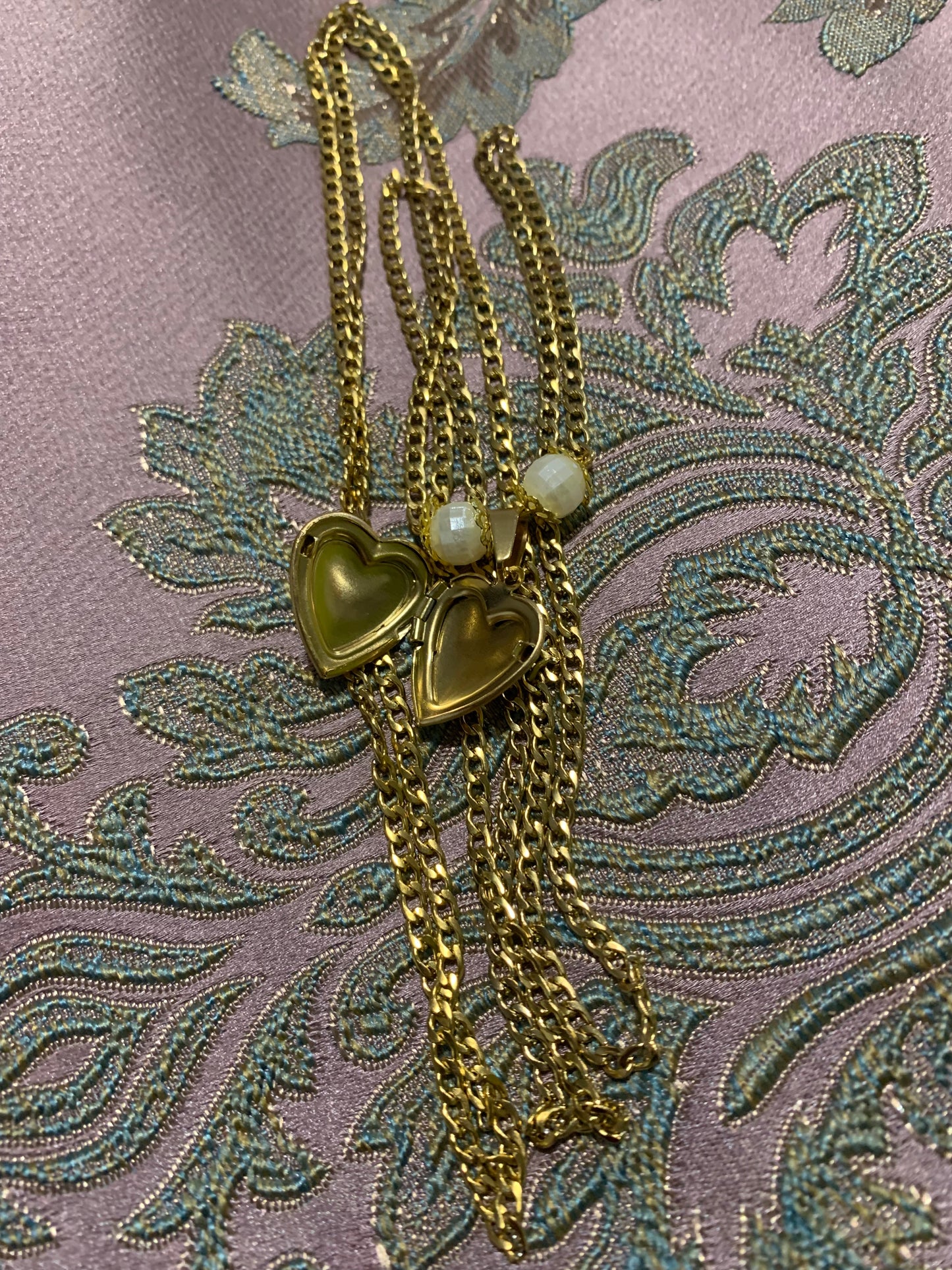 Relicario con Cadena Forma Corazón color Oro o Plata con PERLAS