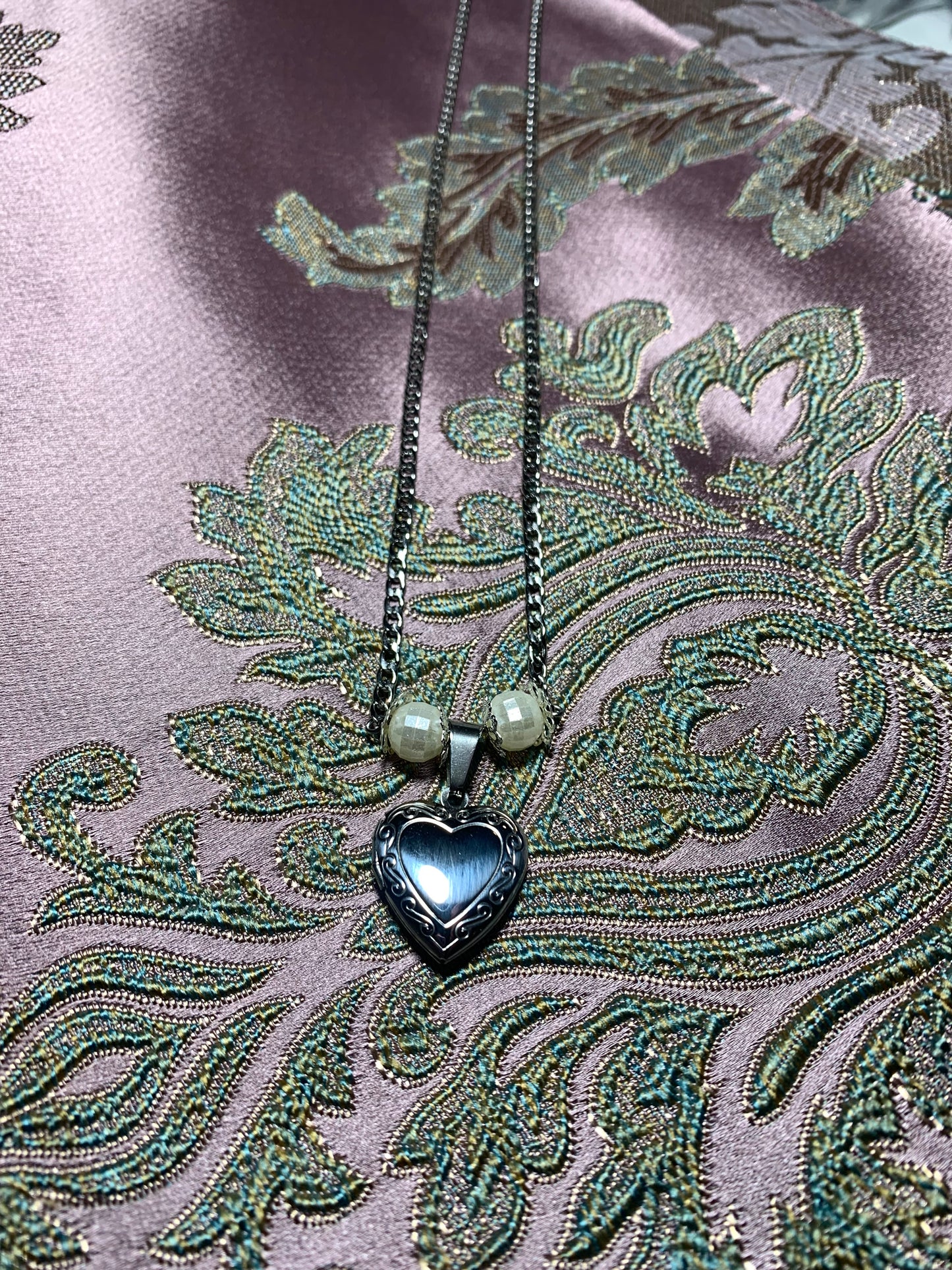Relicario con Cadena Forma Corazón color Oro o Plata con PERLAS