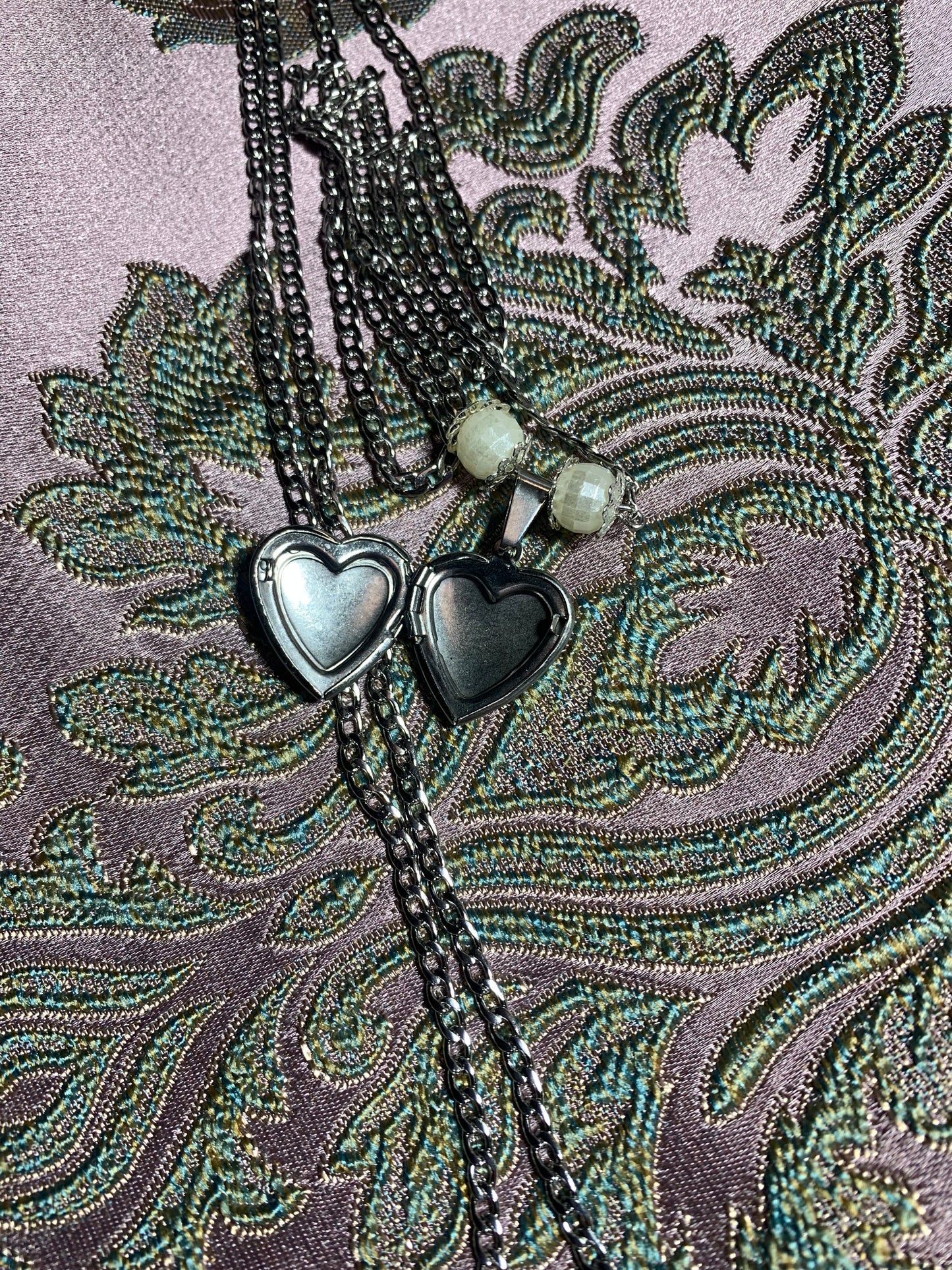 Relicario con Cadena Forma Corazón color Oro o Plata con PERLAS