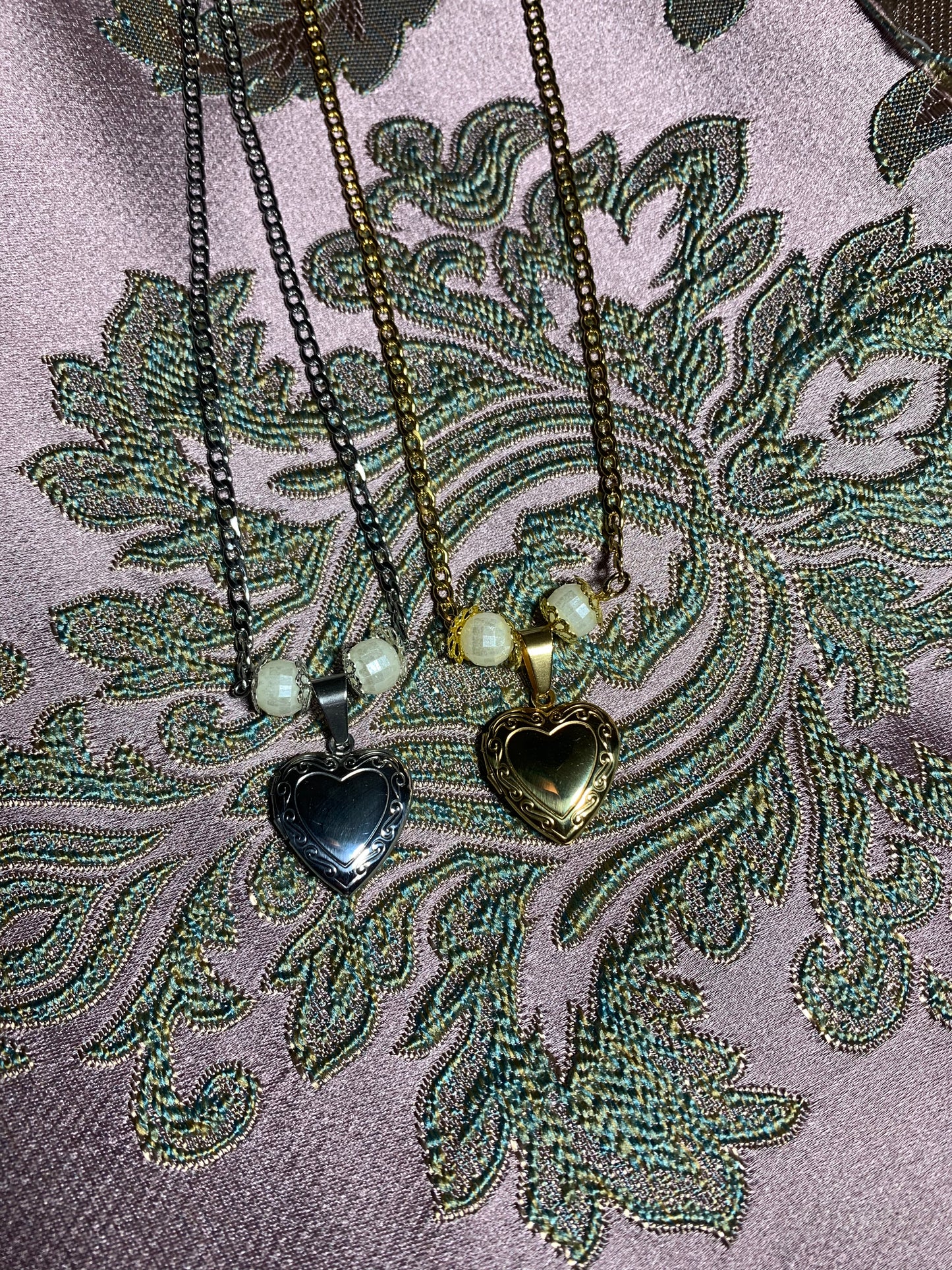 Relicario con Cadena Forma Corazón color Oro o Plata con PERLAS