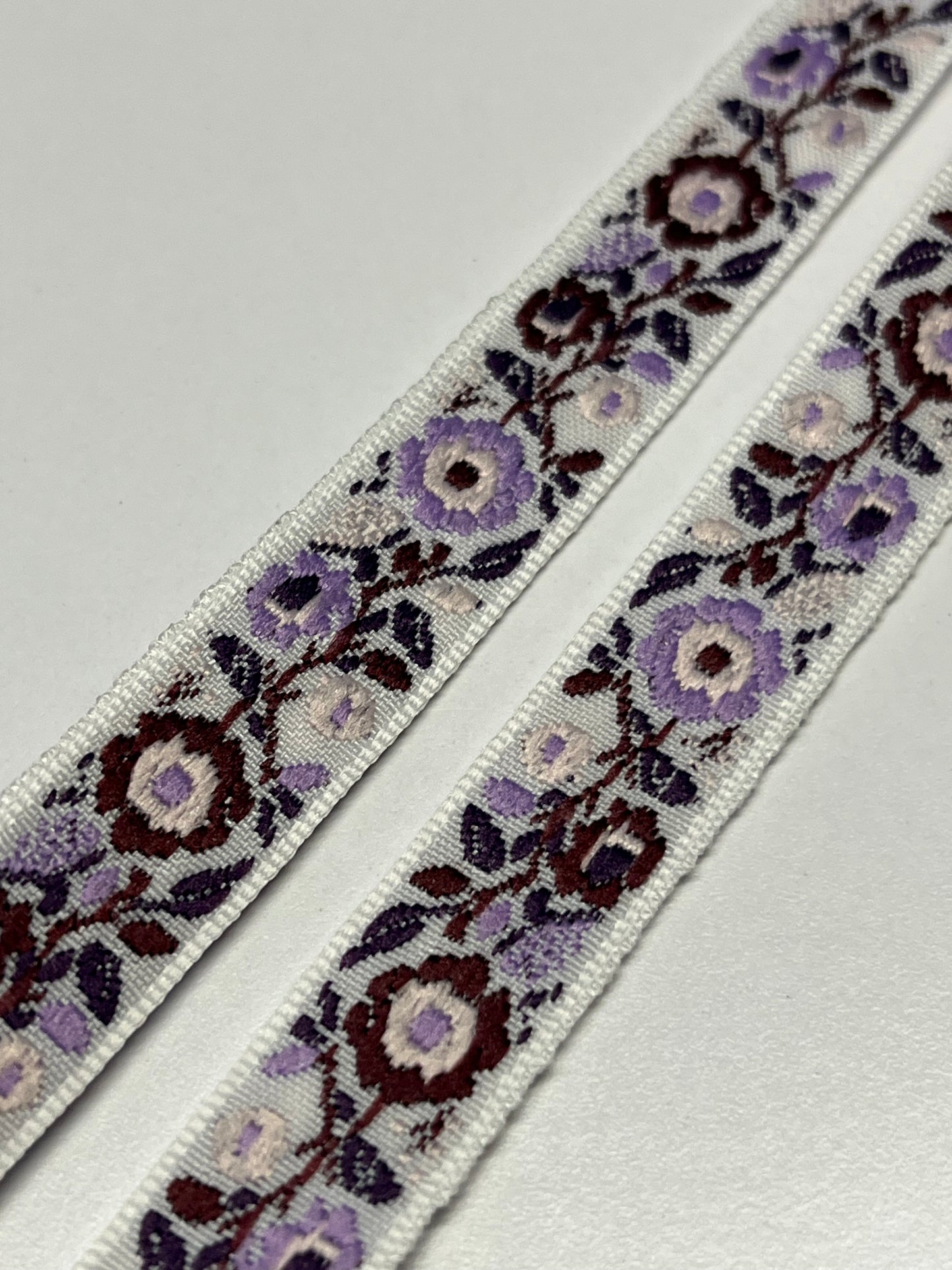 Lligacames Floral Blanco y Morado