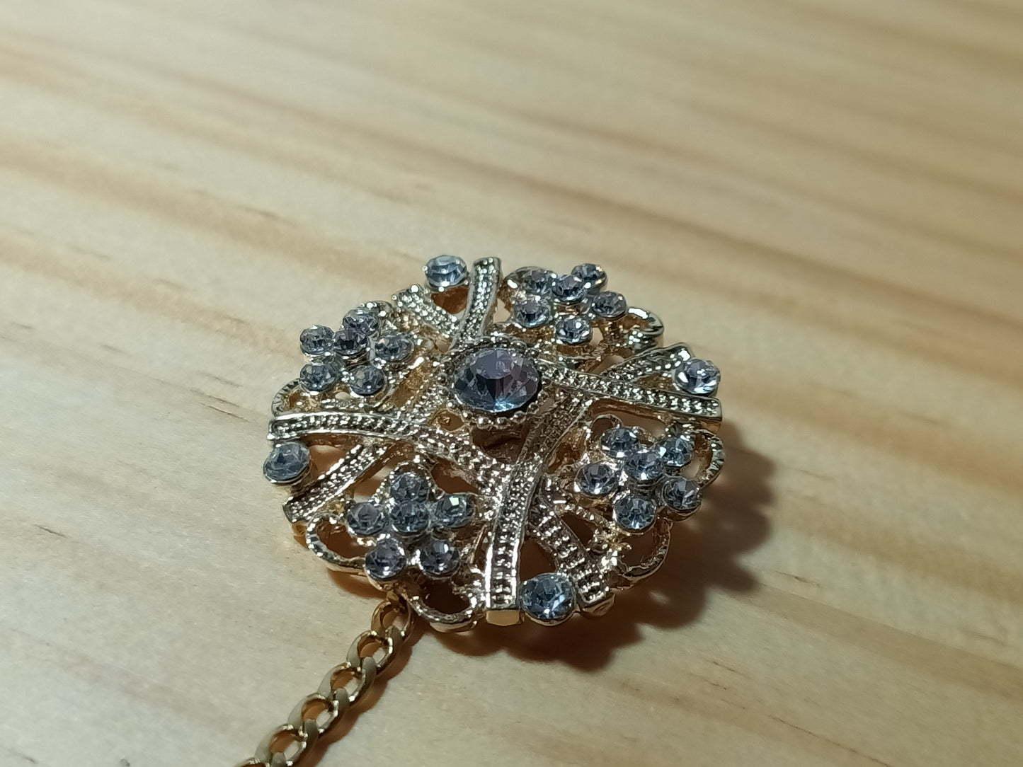 Porta Abanicos 24 Broches diferentes 🔸Modelo: Canutillo color ORO o PLATA