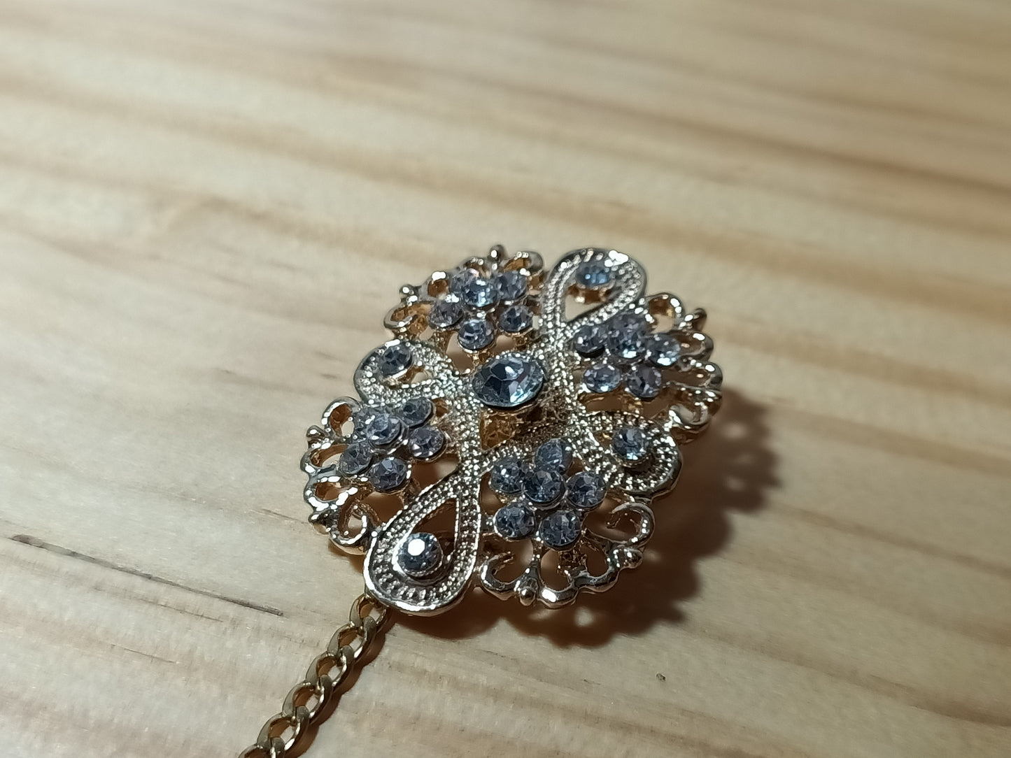 Porta Abanicos 24 Broches diferentes 🔸Modelo: Canutillo color ORO o PLATA