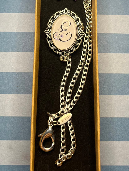 Porta Abanicos Modelo AINA con LETRA o NOMBRE o NOMBRE y CARGO .PERSONALIZADO