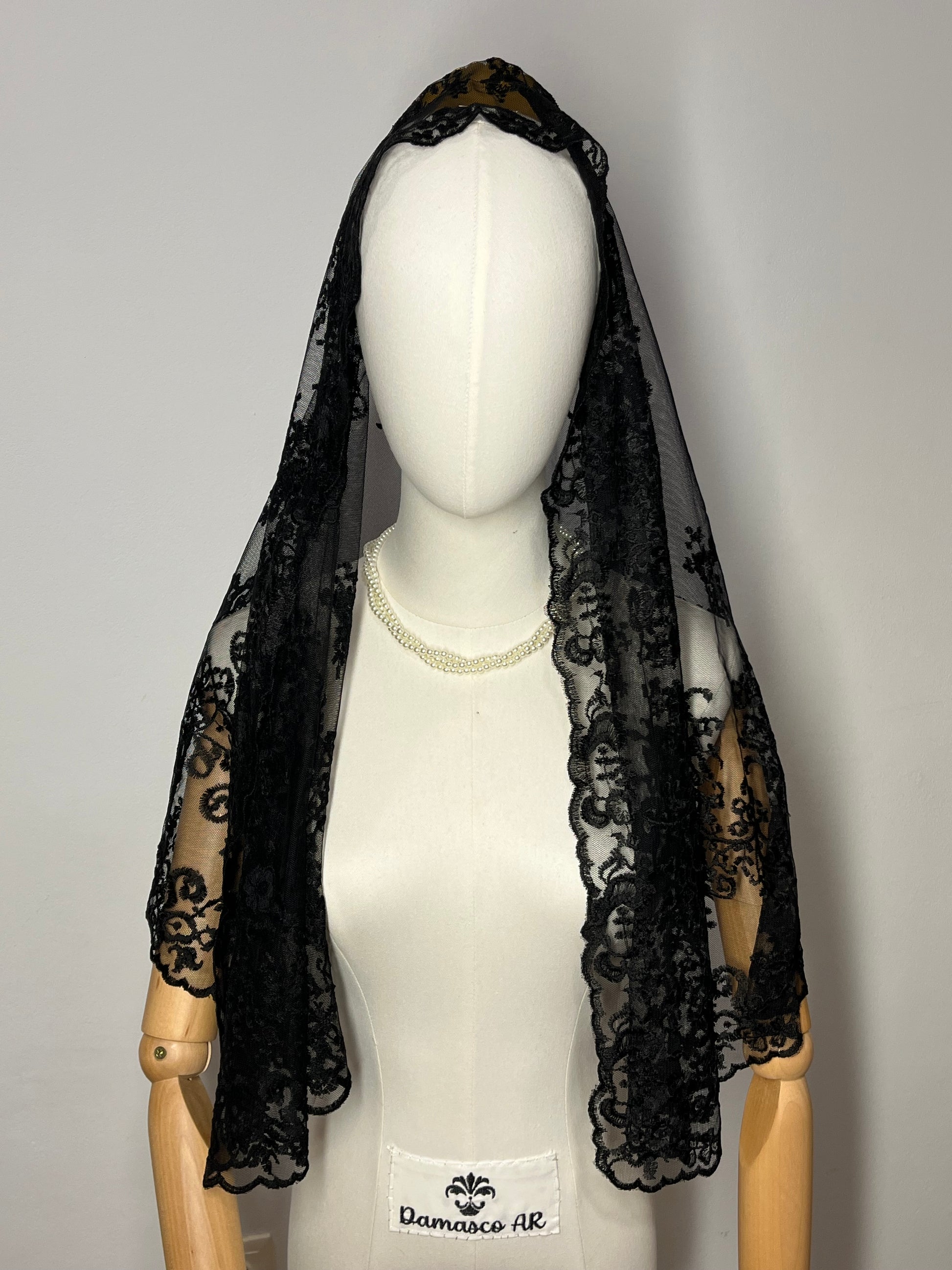mantilla negra fallera