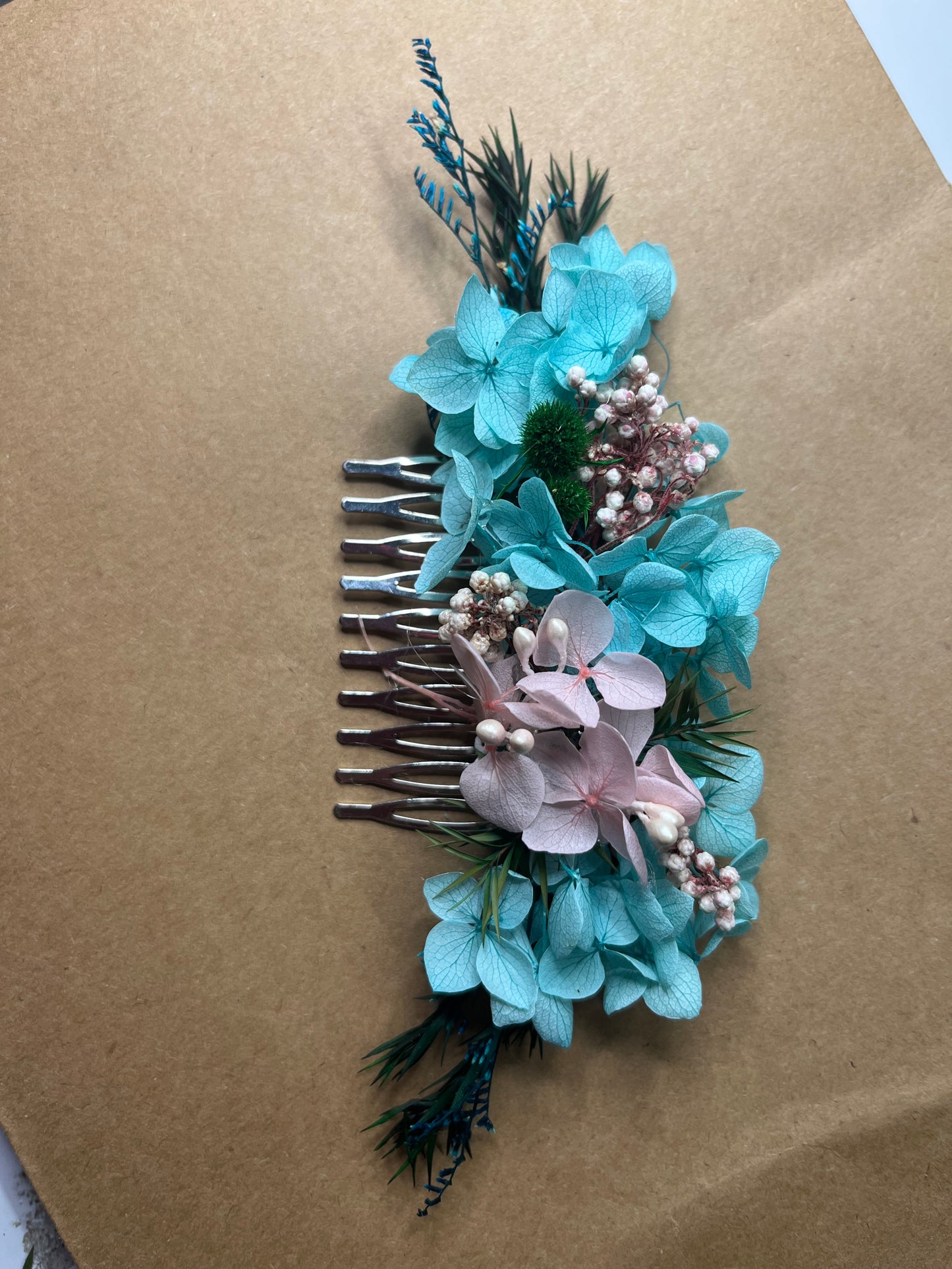 PEINETA DE FLORES PRESERVADAS PERSONALIZADAS ÚNICAS