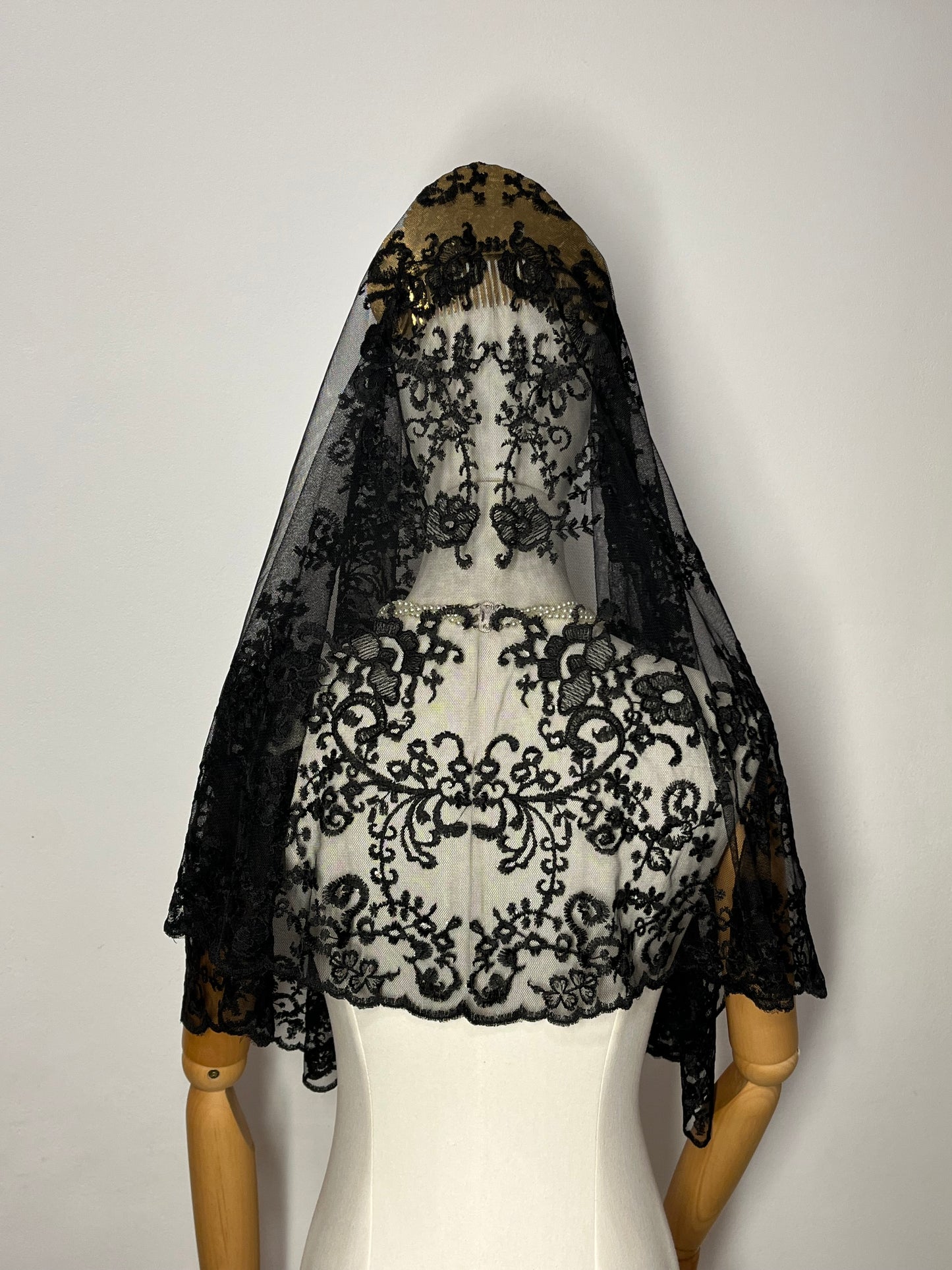 mantilla fallera negra