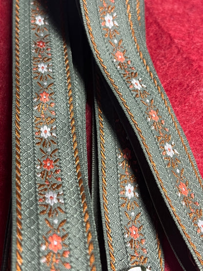 Atapiernas Lligacames Elegante UNISEX con VIRGEN DEL PILAR y Borlas según combinación