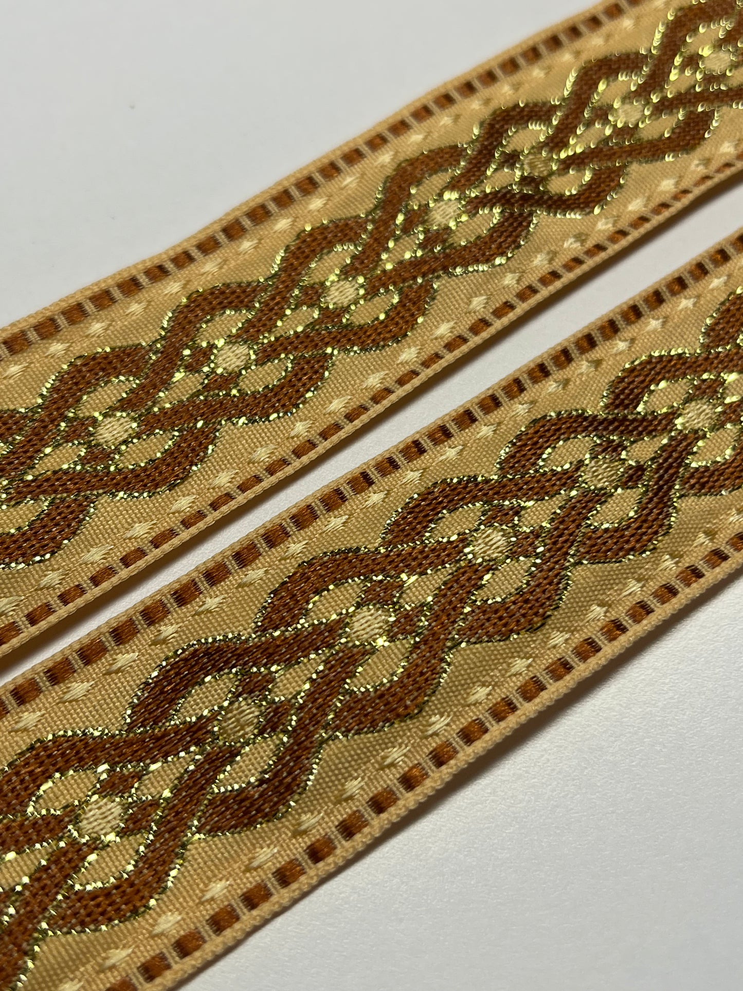 Atapiernas Lligacames Dorado con Brillo