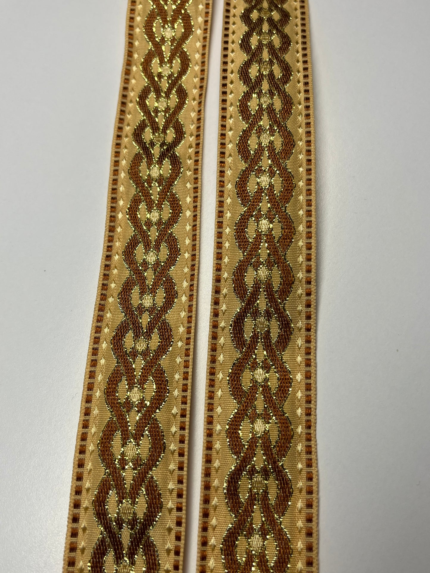 Atapiernas Lligacames Dorado con Brillo