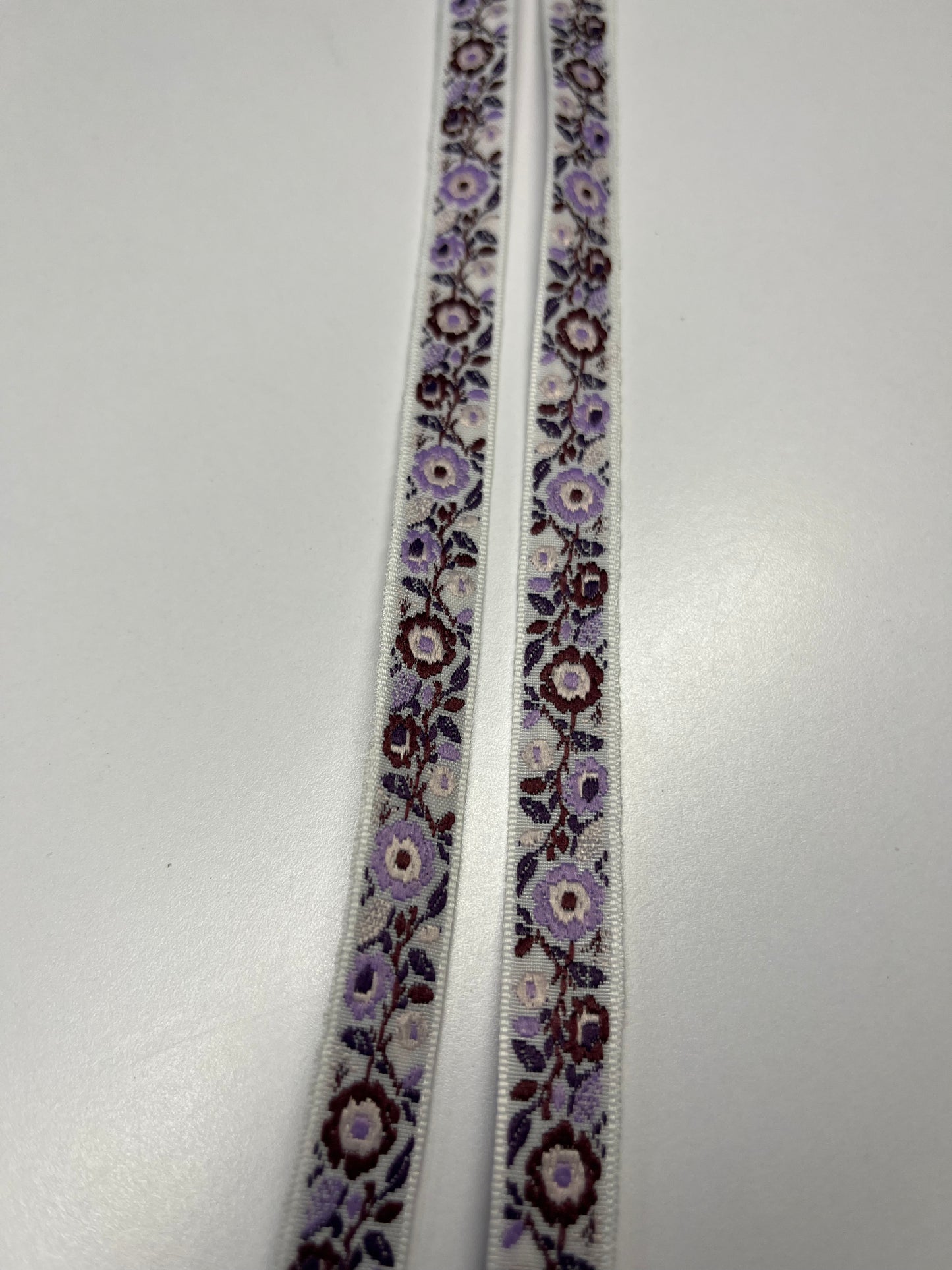 Lligacames Floral Blanco y Morado